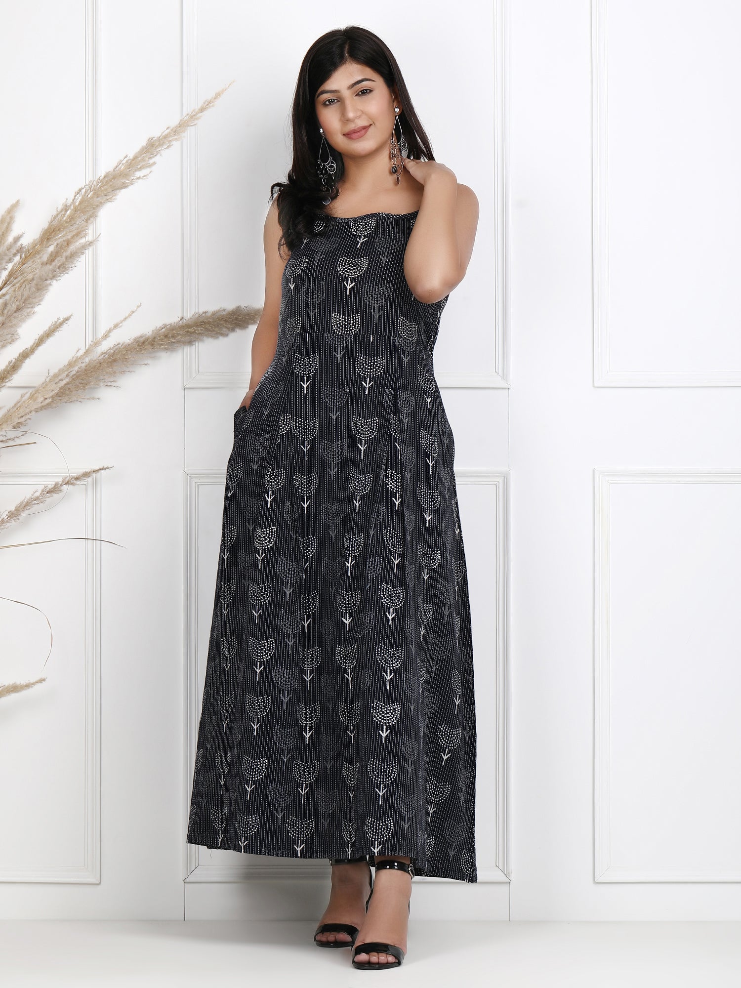 black dress with strap neck online
