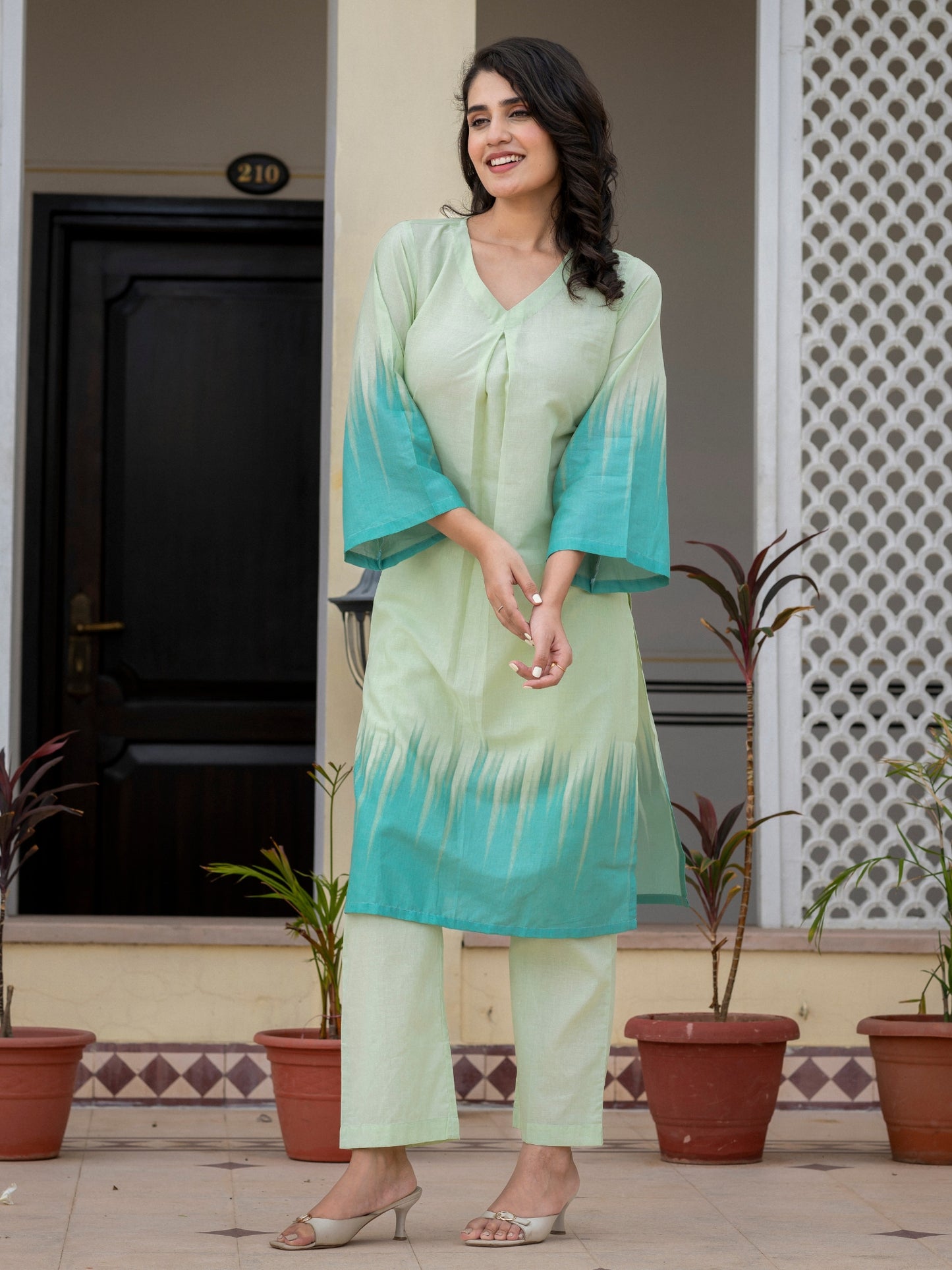 Ombre Print Kurta set in regular to plus sizes by Darzaania