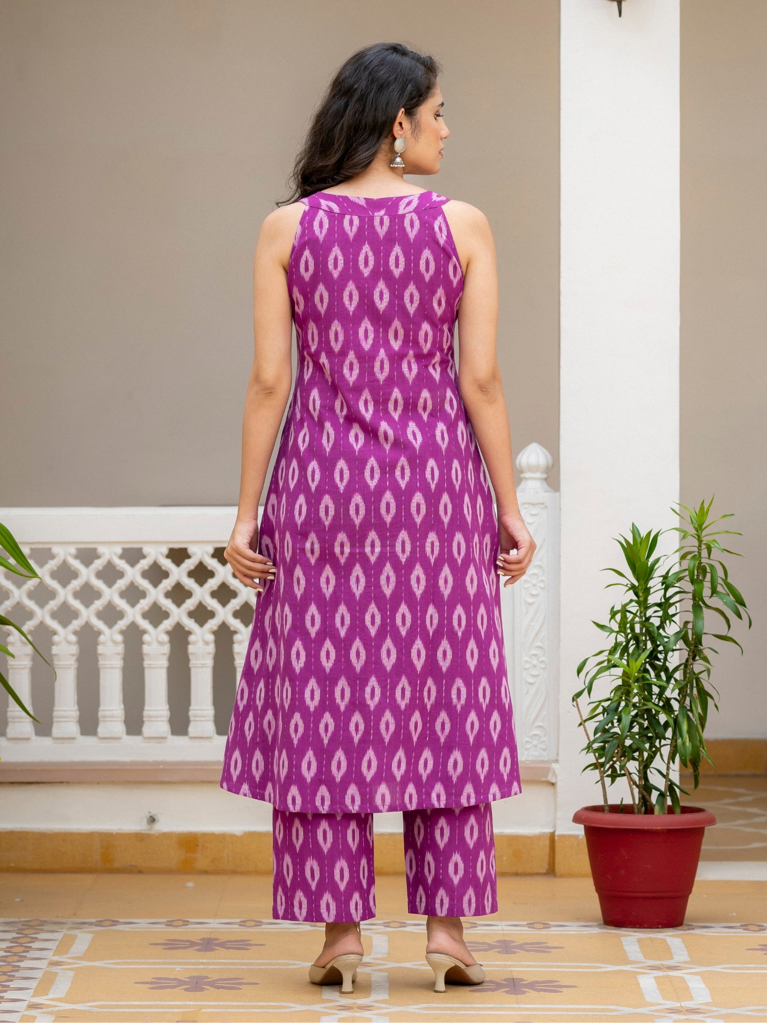 Back view of Orchid Weave handloom Ikat cotton co-ord set for women